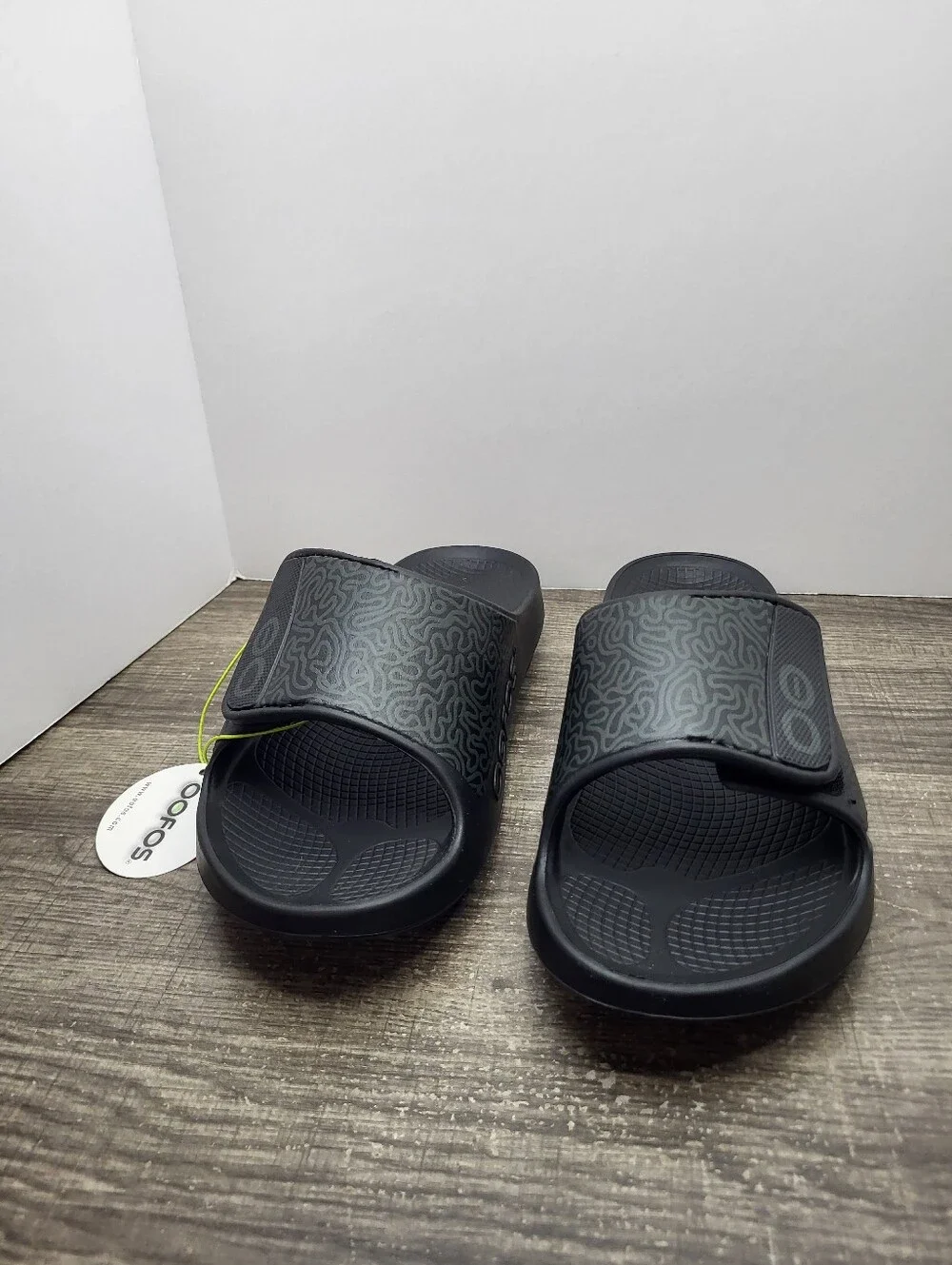 OOFOS OOAHH Sport Flex Limited Slides Men’s 7 Wms 9 Black Labyrinth Black New
